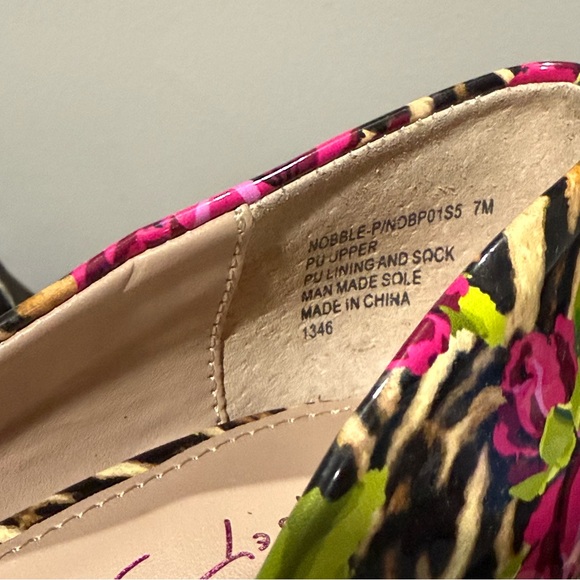 Betsy Johnson Noble Bow Heels Size 7 - Picture 8 of 13